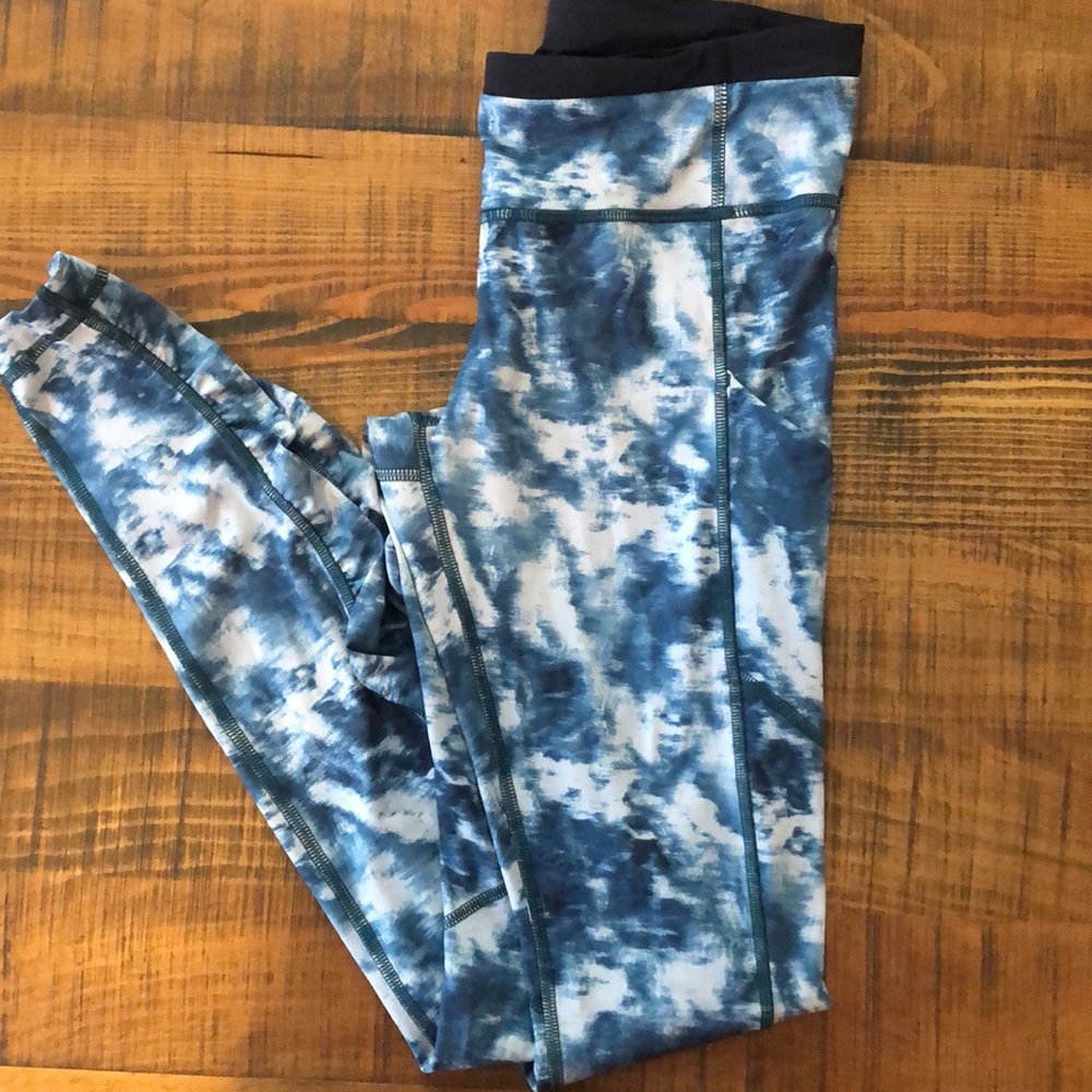 Lululemon size 6 leggings
